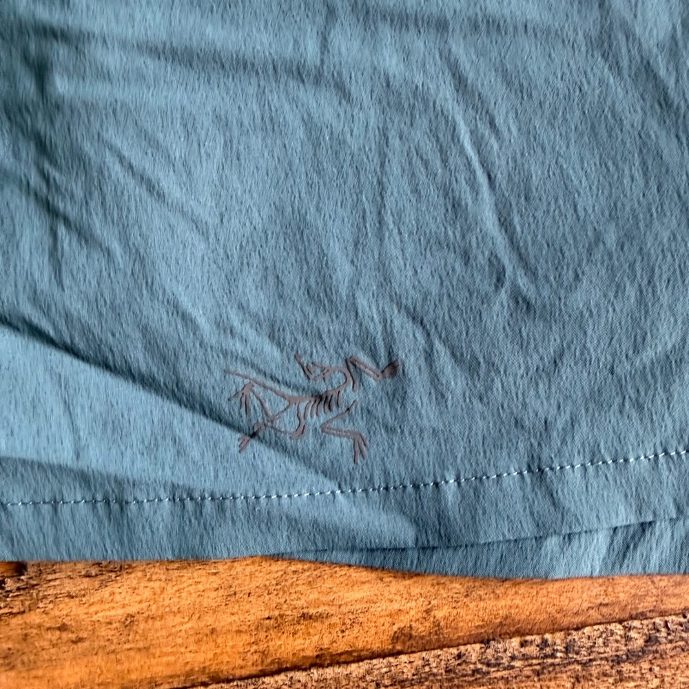 Arcteryx Womens Skort Blue Green Athletic Hiking Skirt XS Gorpcore Athleisure - Picture 2 of 12